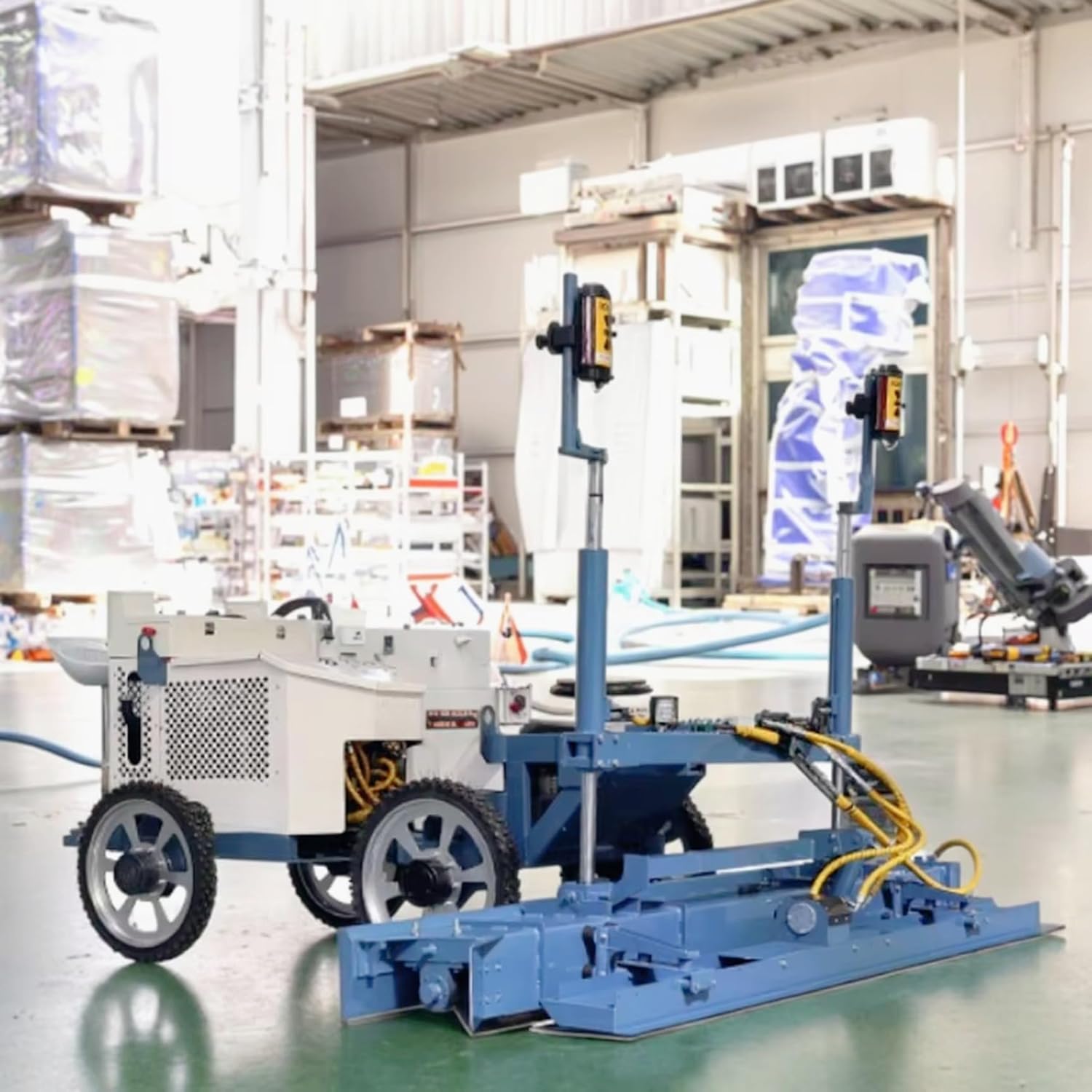 Heavy-Duty Logistics Center Floor Grader, Telescopic Boom-Style Automated Concrete Paving Equipment, Ride-on Vibratory Finishing Screed Machinery for Industrial Contracts