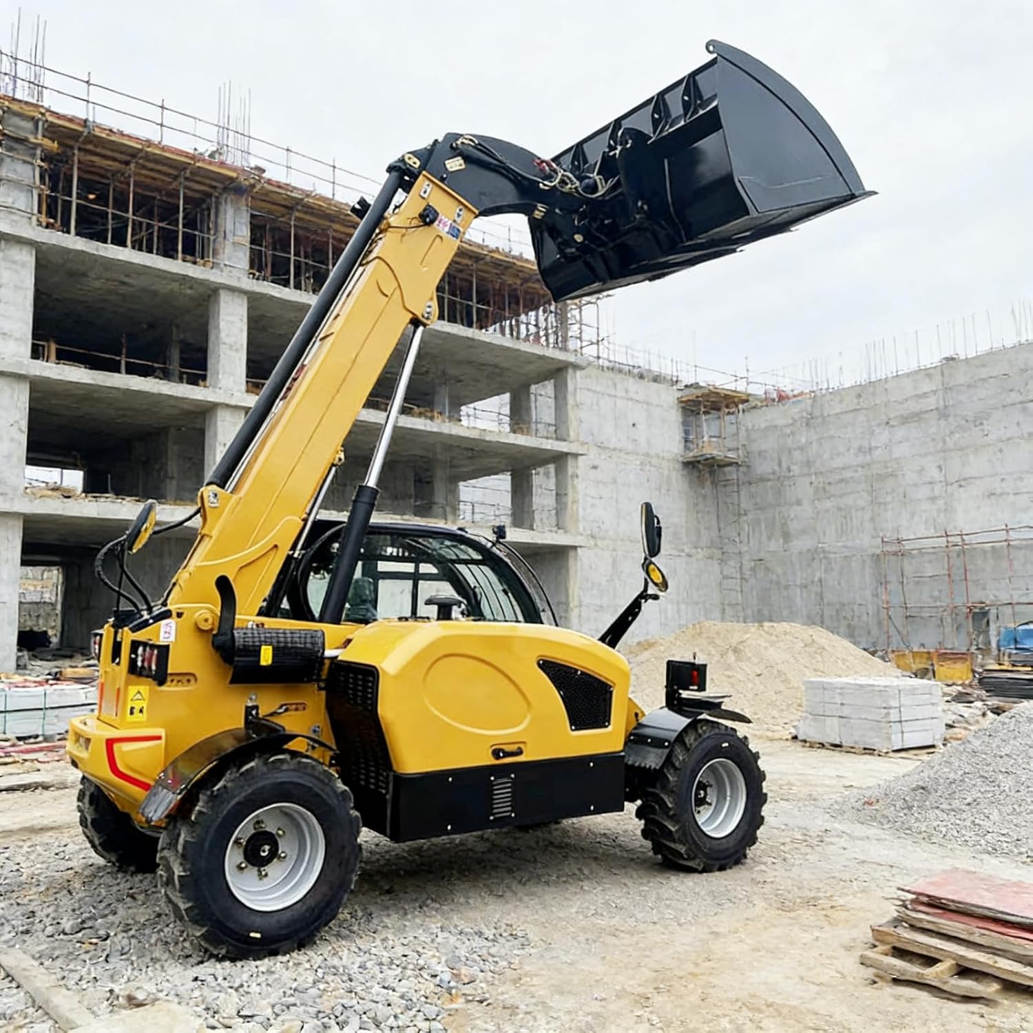 Telehandler Telescopic Lift Truck Material Handling Equipment for Construction Sites Agriculture and Industrial Applications